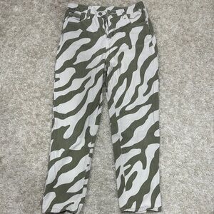 SHEIN Green and White Patterned Pants